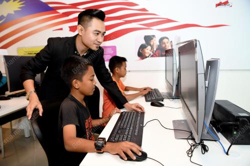 SB04_14032018_PUSAT_INTERNET
