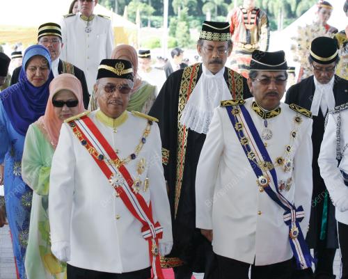TUN AHMADSHAH ABDULLAH