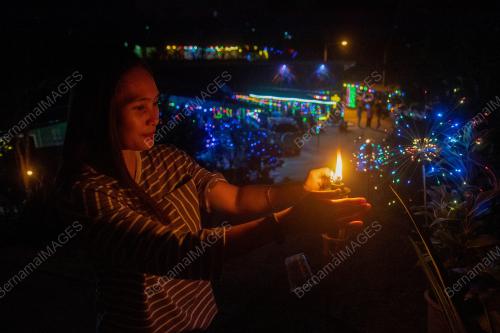 DEKORASI MERIAH LAMPU RAYA