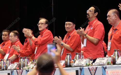 DATUK SERI HAJIJI NOOR