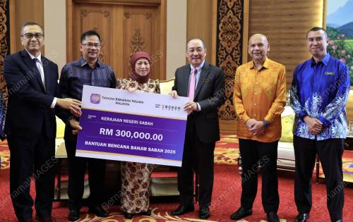 DATUK SERI HAJIJI NOOR