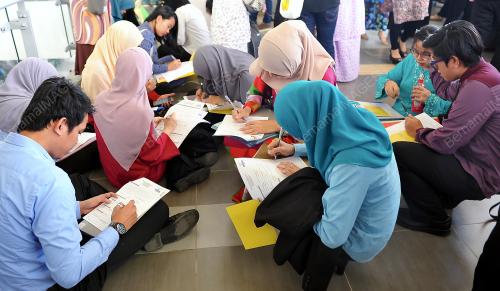 SB04_18082017_CARI_KERJA