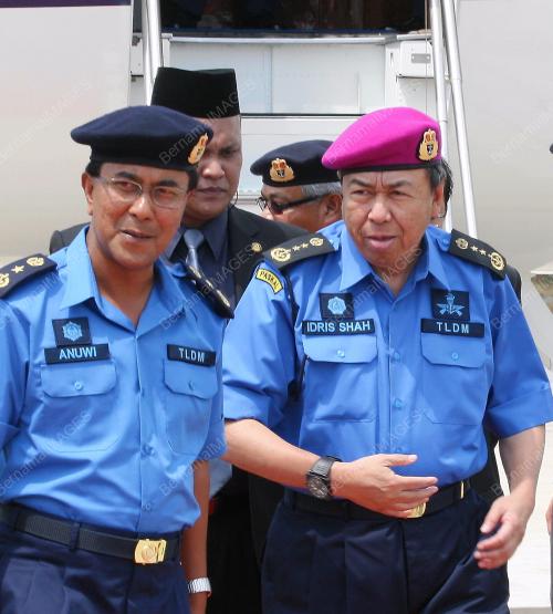 SULTAN SHARAFUDDIN IDRIS SHAH