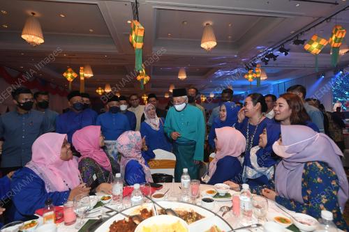 DATUK SERI ISMAIL SABRI YAAKOB