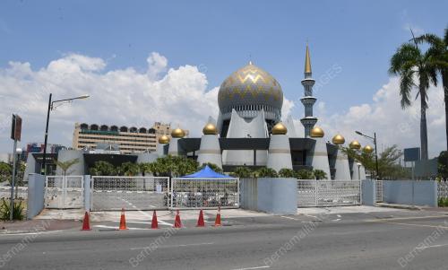 MASJID NEGERI SABAH TUTUP
