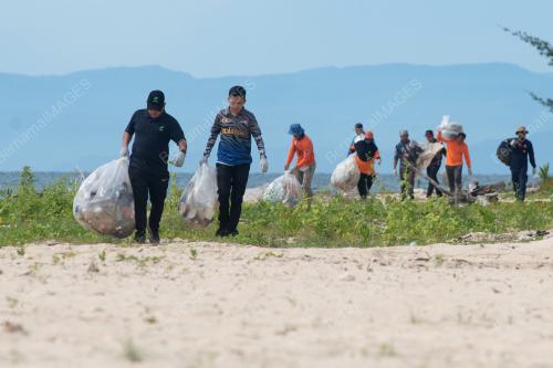 GOTONG ROYONG PERDANA PEMBERSIHAN PANTAI