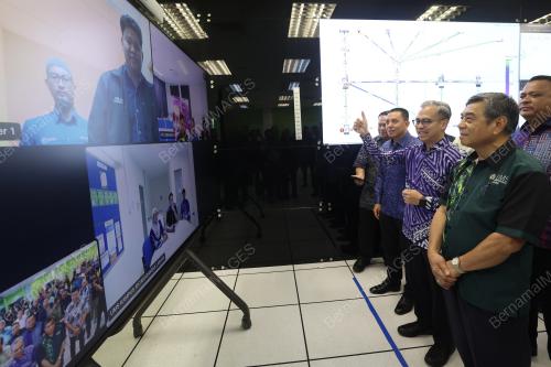DATUK FAHMI FADZIL LAWAT UMS