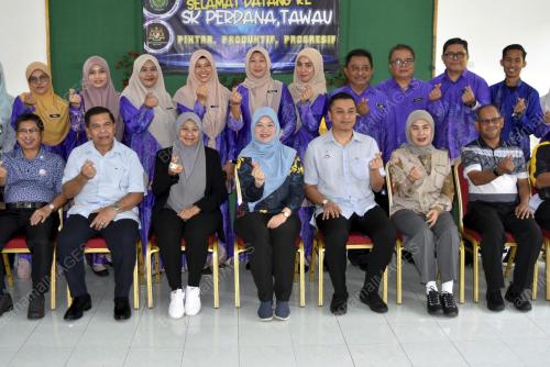 FADHLINA SIDEK