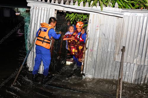 AIR LAUT PASANG BESAR