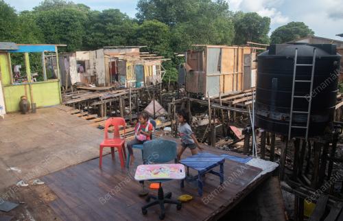 SQUATTER VILLAGE AT GERSIK