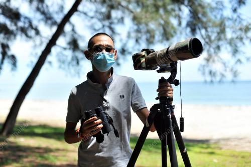 PENGGEMAR PEMERHATI BURUNG MIGRASI