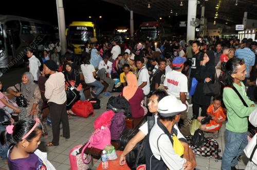 PULANG KAMPUNG HARI RAYA