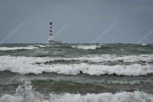 ANGIN KENCANG LAUT BERGELORA