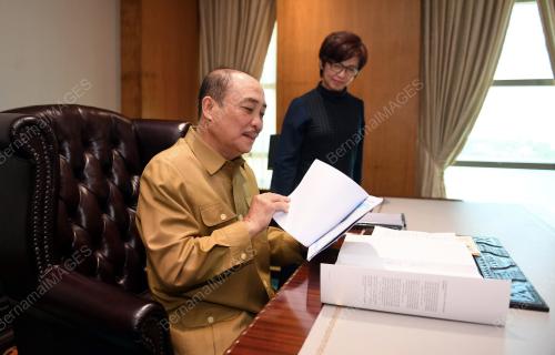 DATUK HAJIJI NOOR