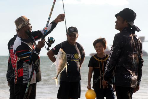 PERTANDINGAN MEMANCING PESISIR PANTAI