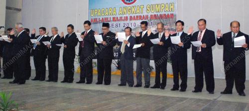AHLI-AHLI MAJLIS DAERAH BELURAN
