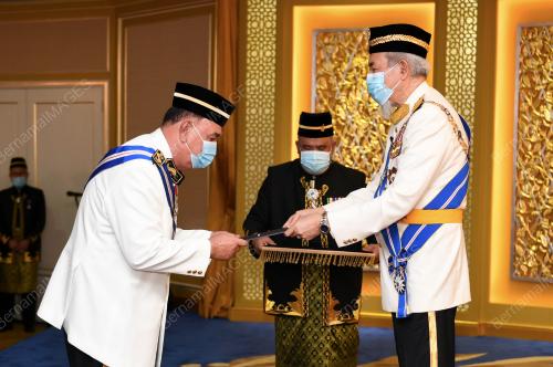 YANG DIPERTUA NEGERI SABAH TUN JUHAR MAHIRUDDIN