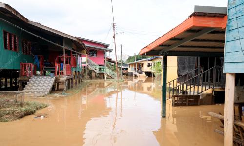 BANJIR DI KAMPUNG RAMPAYAN LAUT