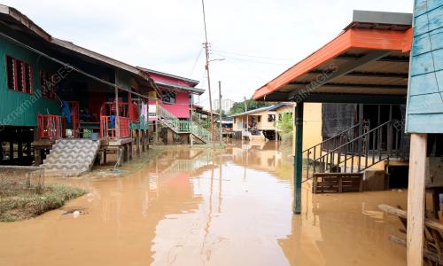 BANJIR DI KAMPUNG RAMPAYAN LAUT
