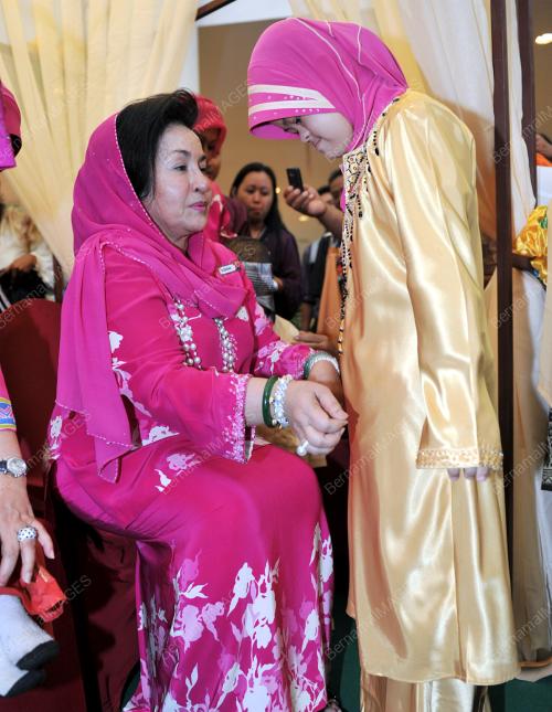 DATIN SERI ROSMAH MANSOR