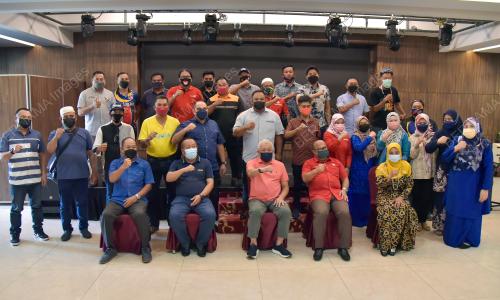 DATUK SERI BUNG MOKTAR RADIN