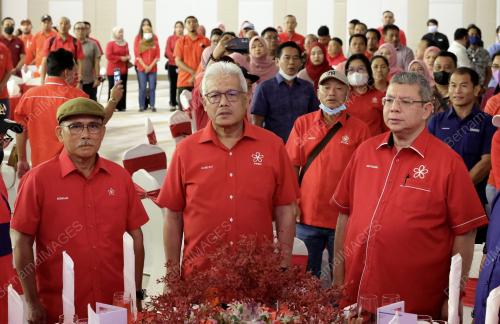 DATUK SERI HAMZAH ZAINUDDIN