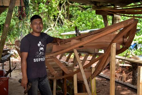 PERAHU TRADISIONAL