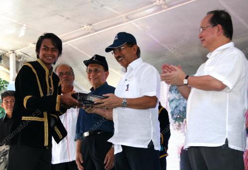 DATUK SERI PANGLIMA DR RAIS YATIM