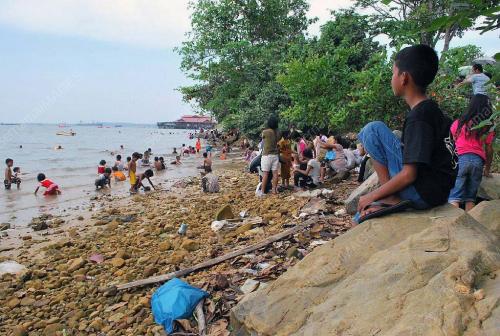 PANTAI PASIR PUTEH