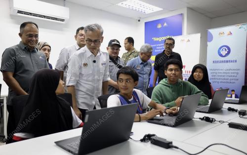 DATUK FAHMI FADZIL