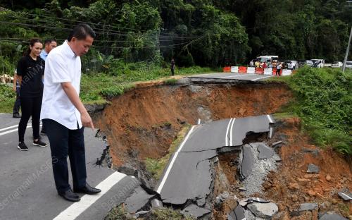 TANAH RUNTUH TAMPARULI-KIULU