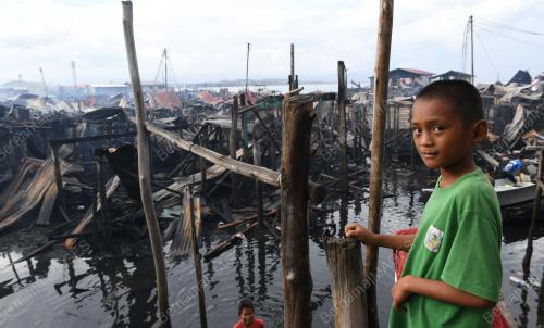KEBAKARAN DI KAMPUNG LOK URAI PULAU GAYA