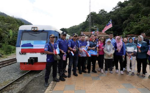 KONVOI MERDAKA KAMPUNG PANGI TENOM