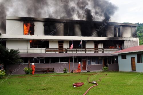 KEBAKARAN SEKOLAH SAS TAMPARULI