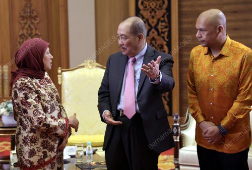 DATUK SERI HAJIJI NOOR