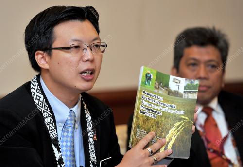SB05_18122012_BUKU_PADI