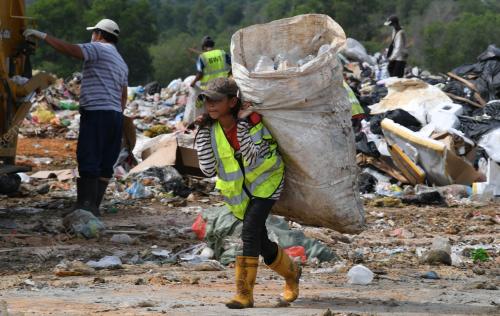 TAPAK PELUPUSAN SAMPAH KAYU MADANG