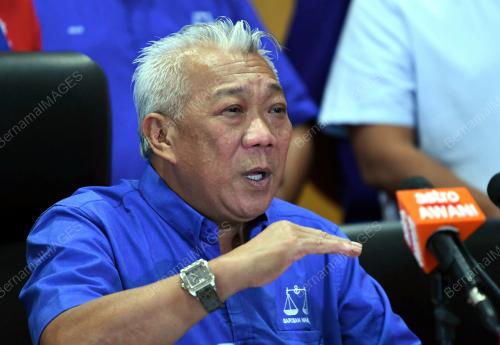 DATUK SERI BUNG MOKTAR RADIN