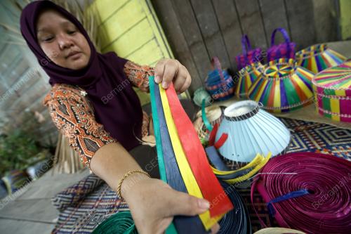 TUDUNG DUANG KOTA BELUD