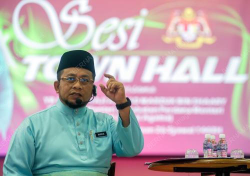 DATUK AHMAD MARZUK SHAARY