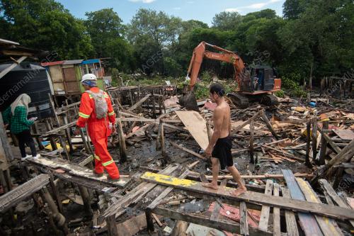 ROBOH PENEMPATAN HARAM DI TANAH MUIS