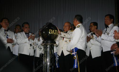 TUN AHMADSHAH ABDULLAH