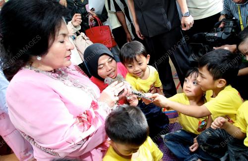 DATIN SERI ROSMAH MANSOR