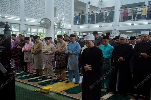 AL-SULTAN ABDULLAH RI'AYATUDDIN AL-MUSTAFA BILLAH SHAH