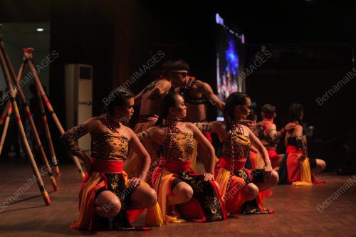 KESENIAN BORNEO