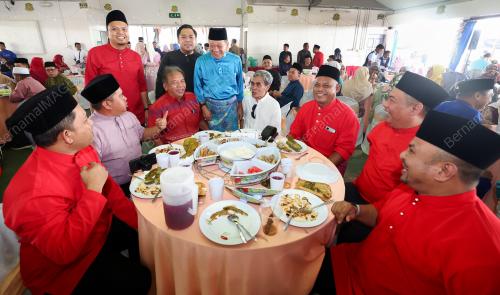 DATUK SERI BUNG MOKTAR RADIN