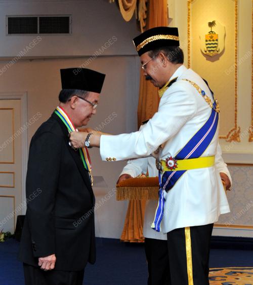 TUN JUHAR MAHIRUDDIN
