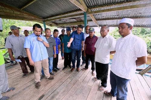 DATUK SERI SALAHUDDIN AYUB