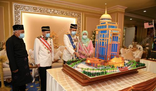 YANG DIPERTUA NEGERI SABAH TUN JUHAR MAHIRUDDIN