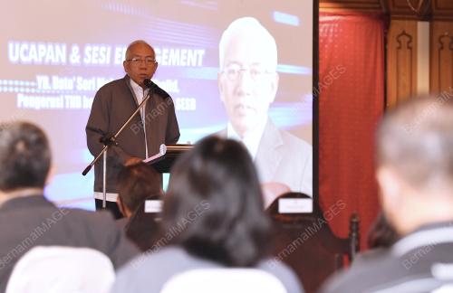 DATUK SERI MAHDZIR KHALID